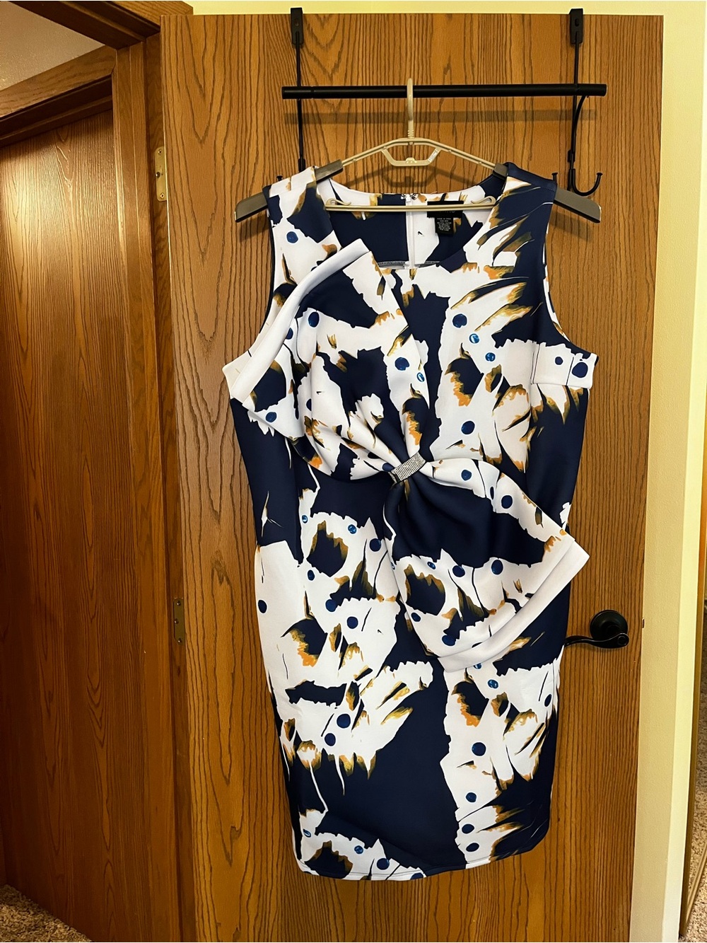 Ashro Sz 26W Sheath Dress with Bow **Flaw on Bow Accessory** - Picture 2 of 5
